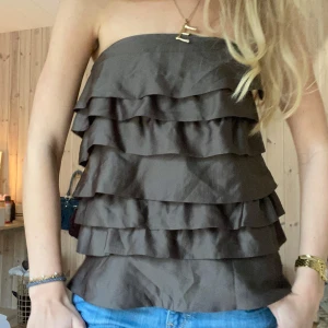 Topp - SUPER snygg volang festtopp