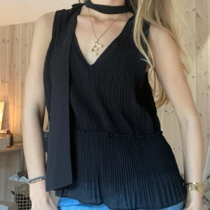 Blus - SUPER snygg!! Tryck gärna på köp nu❣️❣️