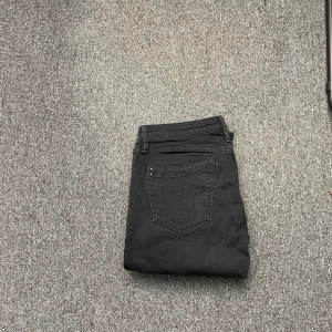 Replay jeans - Säljer ett par feta replay jeans som är i 9/10 skick sitter slim fit👌