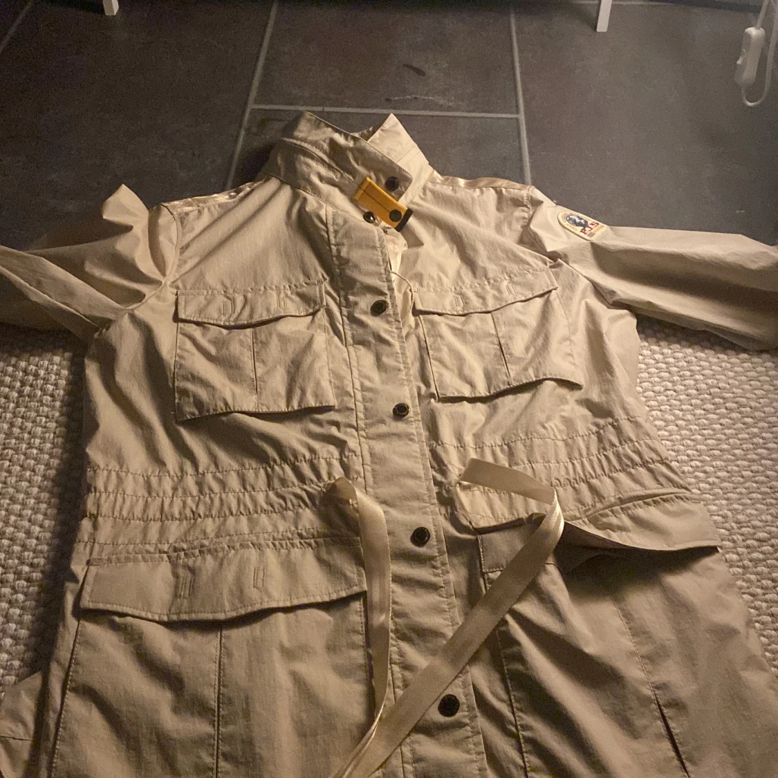 Beige jacka från Parajumpers