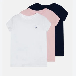 T-shirt från Polo Ralph Lauren - Säljer flera stilrena polo tröjor som finns i gul,rosa,svart,vit
