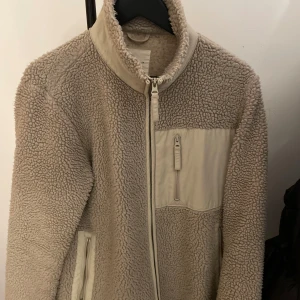 Stickad jacka  - Bra skick 