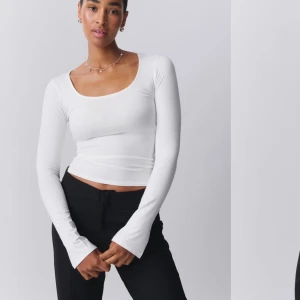 Långärmad topp - Snygg vit långärmad topp från Gina💗