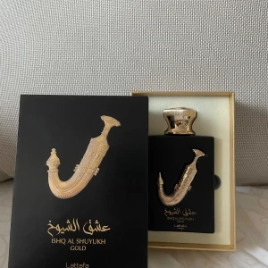 Ishq Al Shuyukh Gold Lattafa perfume - Skriv till mig innan du köper för jag har även lagt ut annonsen på en annan sida. Cirka 85% kvar 