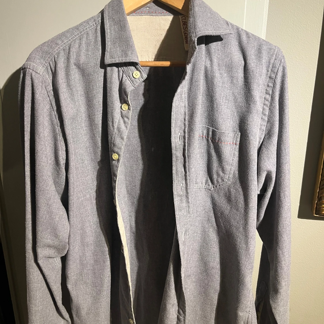 Grå långärmad skjorta från Claes Göran