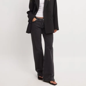 Low waist jeans  - Low waist jeans ifrån nakd. Aldrig använda med prislapp kvar! 