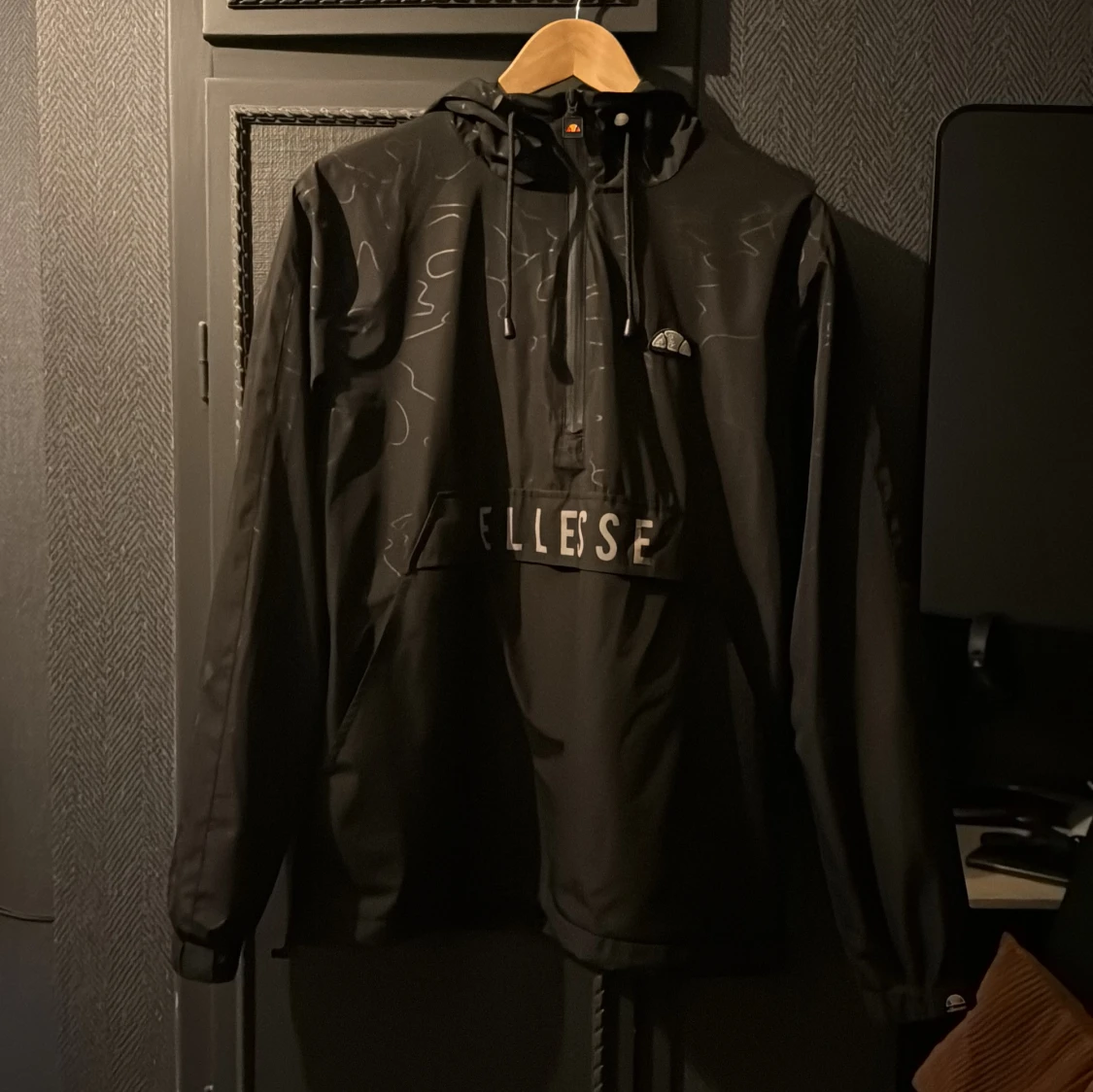 Svart vindjacka från Ellesse