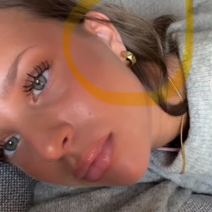 Edblad örhängen - Snygga och trendiga örhängen i guld. Inte använda många gånger! Nypris 399kr💗