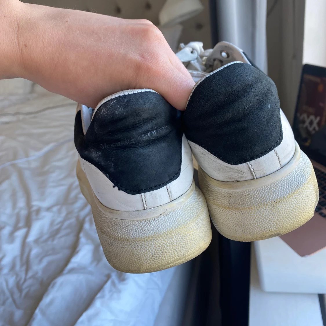 Vita sneakers från Alexander McQueen - 92