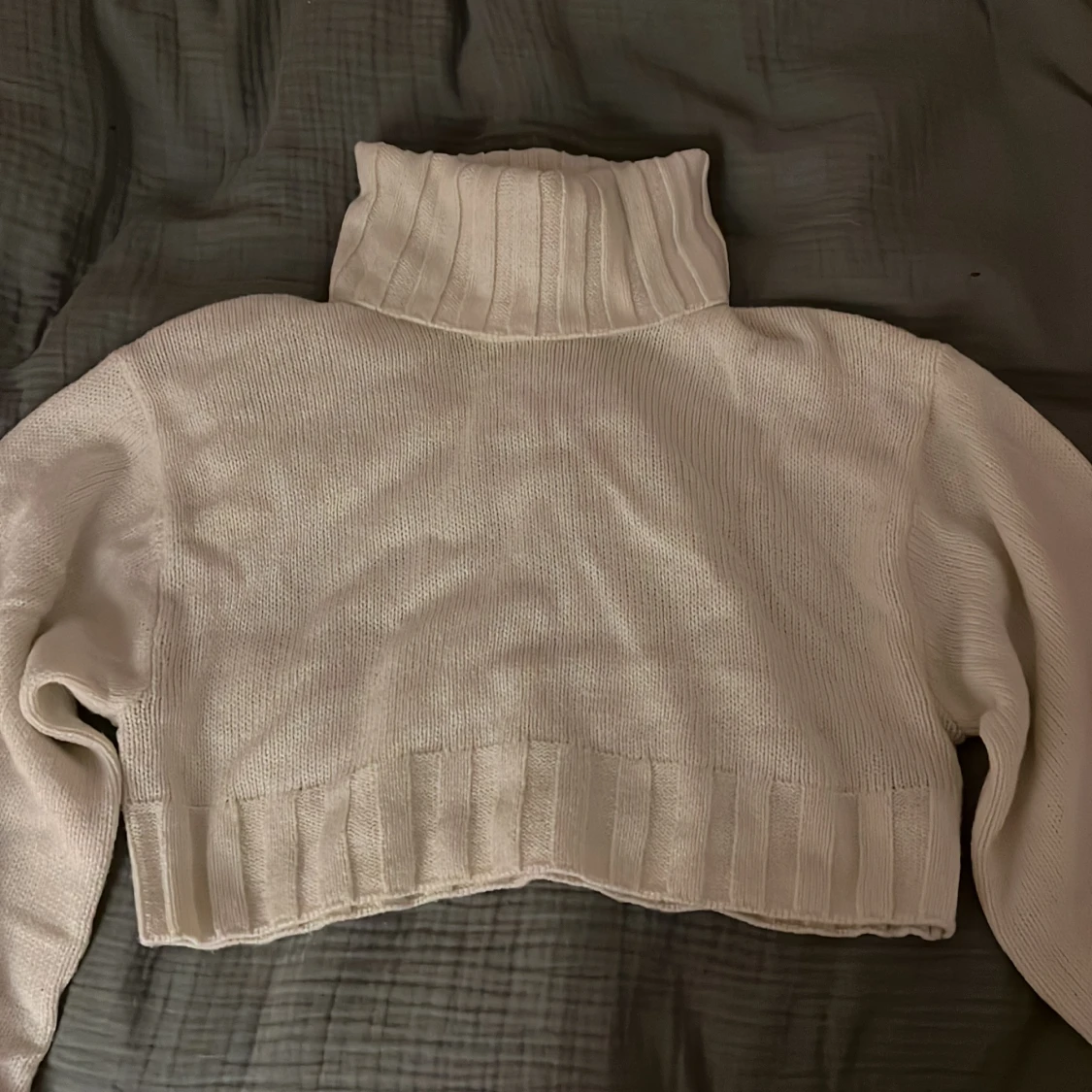 Vit stickad tröja 