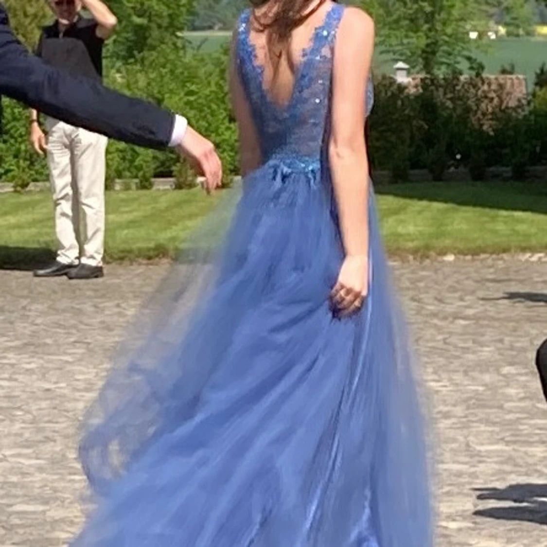 Blå långklänning med spetsdetaljer - 92