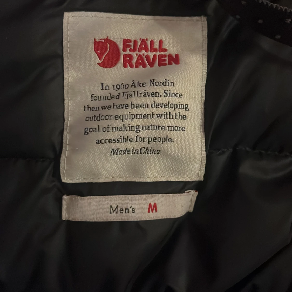 Svart dunjacka från Fjällräven - 91