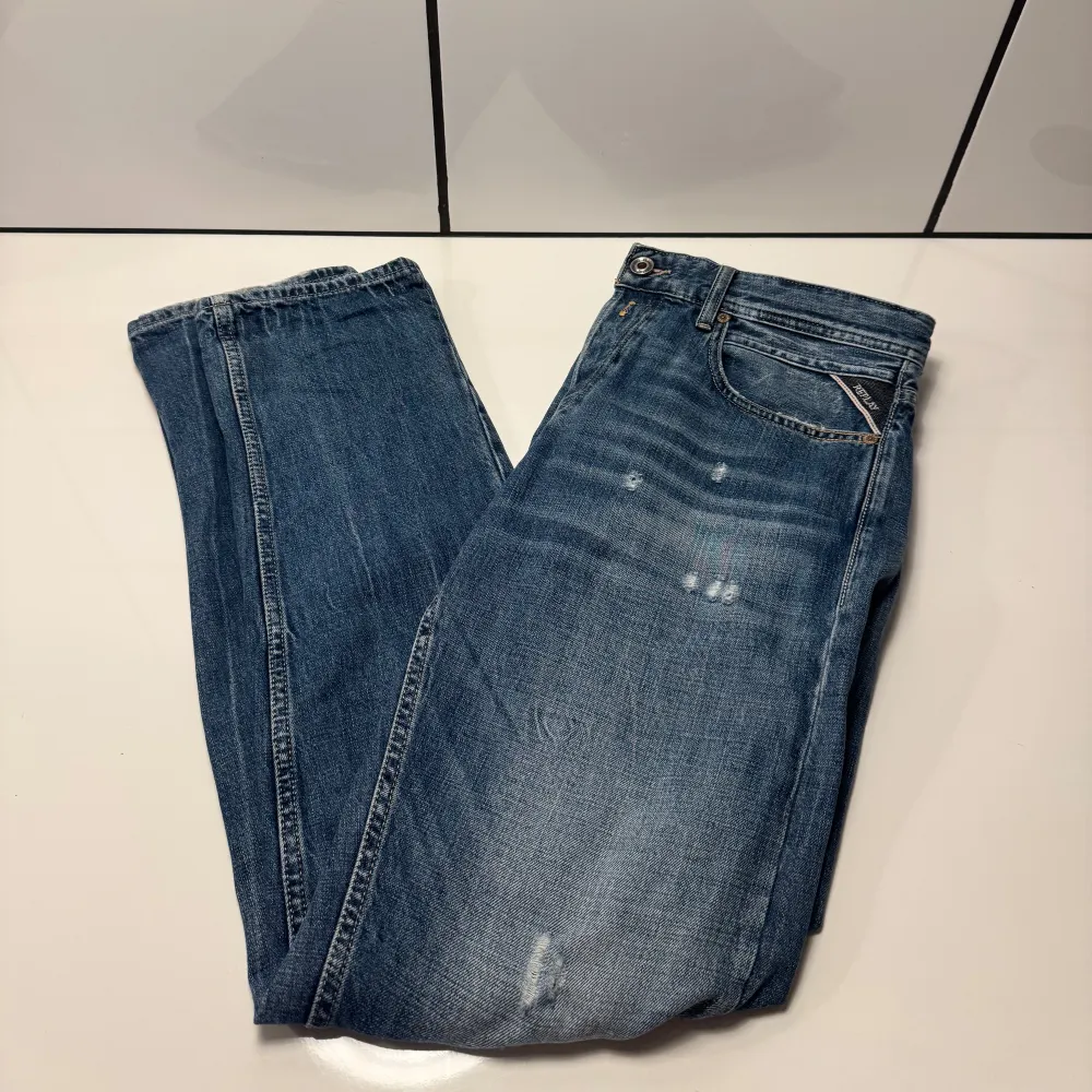 Replay Grover Jeans, byxorna är i toppskick. 31x32, straight fit. Hör av er vid minsta fundering . Jeans & Byxor.