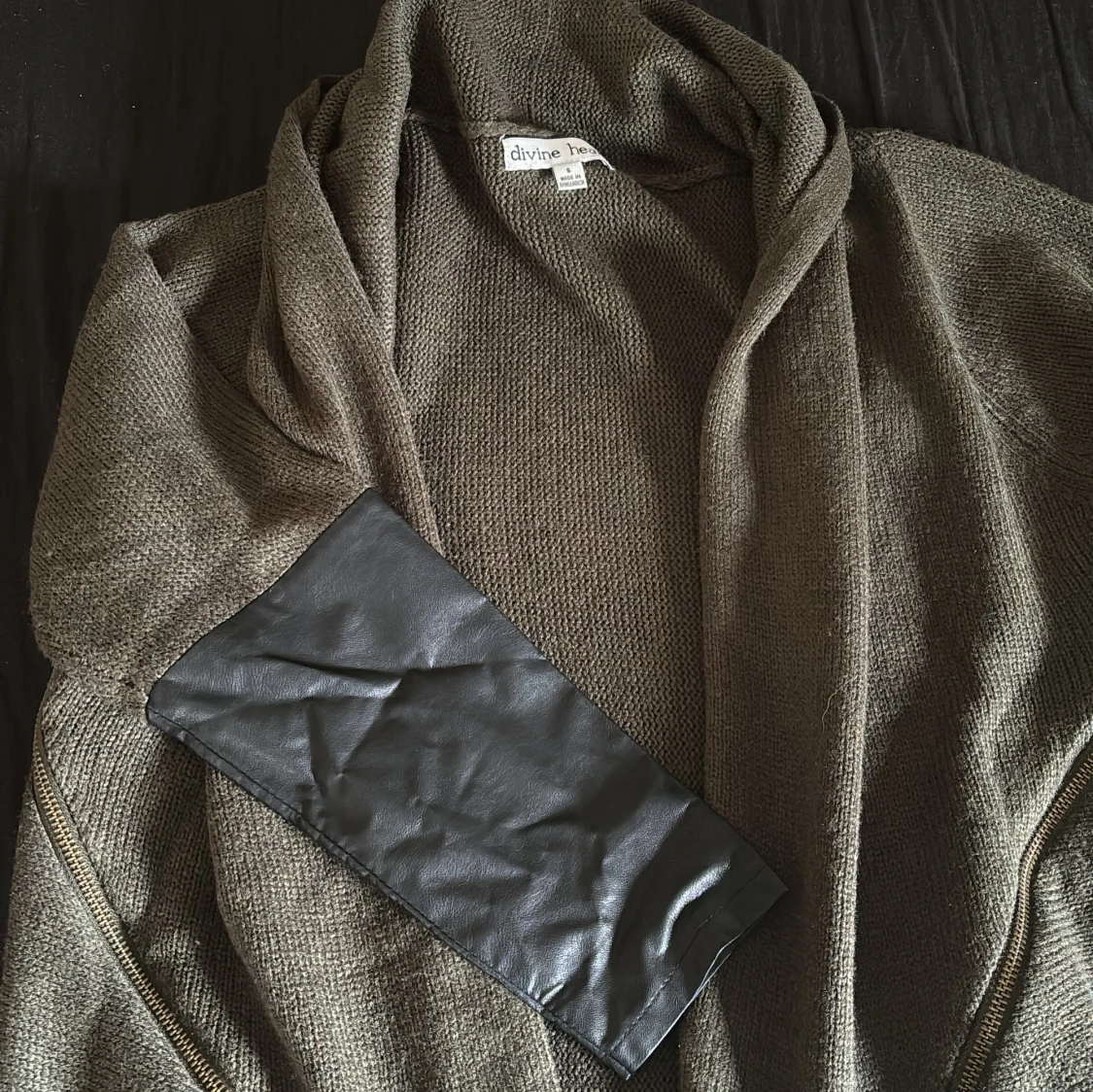 Olivgrön kofta från Divine Heart - 91