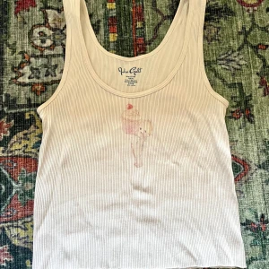 Gulligt linne med tryck - Linne från brandy Melville! Jätte gulligt och bekvämt med fint tryck 🌞 i mycket bra skick