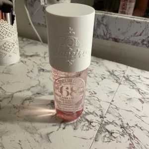 Sol de Janeiro  - Använd men fortfarande mycket kvar! 240ml och köptes för 449kr! Mitt pris 200💞