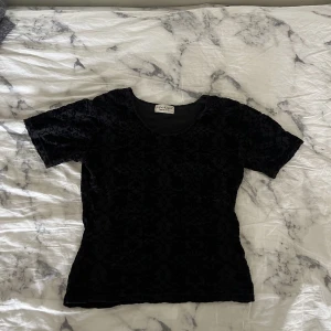 Tshirt - Jättefin T-shirt från Lipo Lipo<3