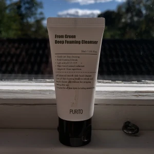 Ansiktstvätt - Deep foaming cleanser. 30ml knappast använd. Djup rengörande. Köpt för 100kr säljes för 75kr.