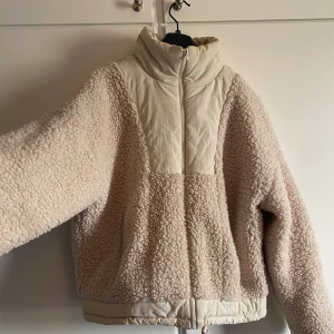 Jacka - Mysig höstjacka köpt förra hösten från Boohoo. 