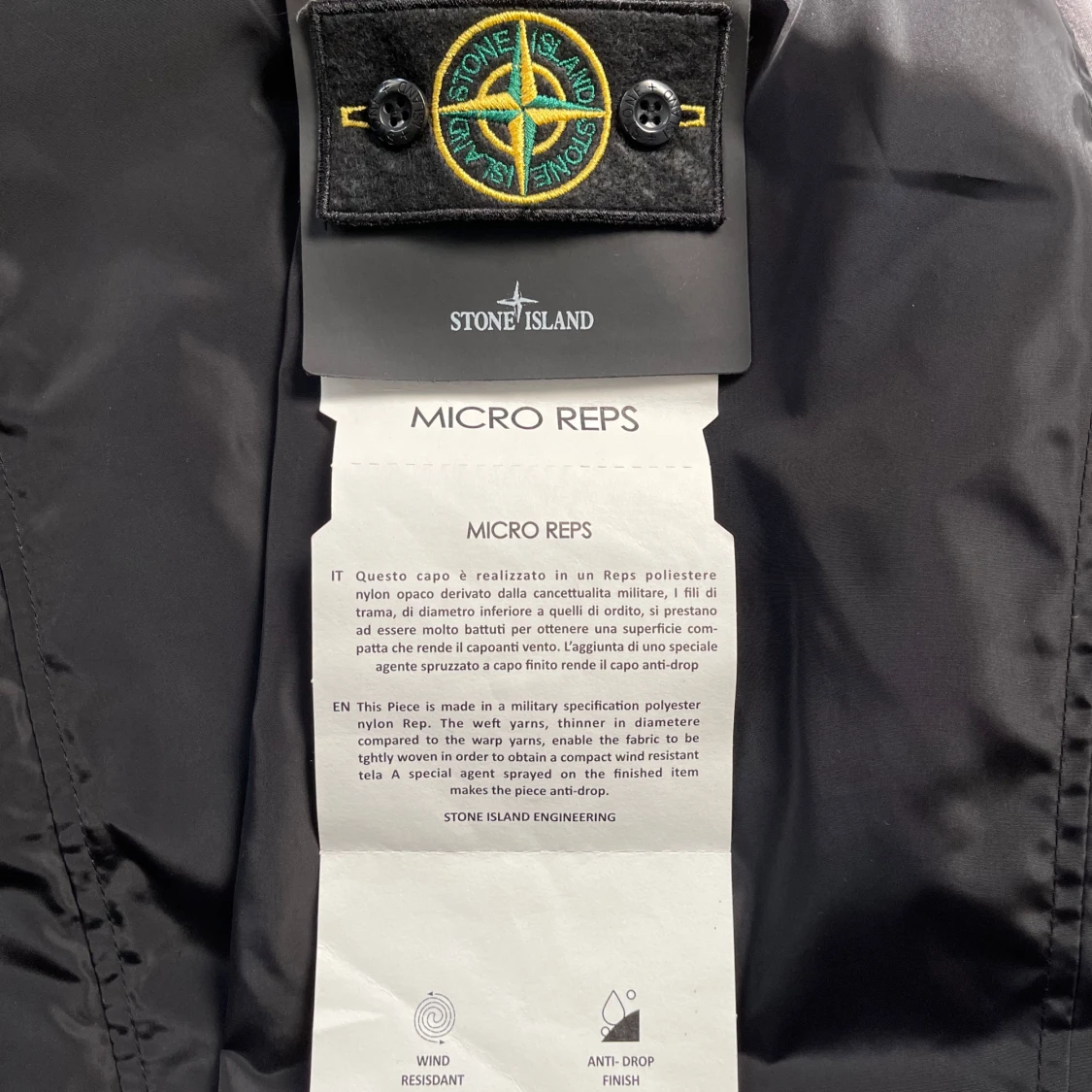 Svart jacka från Stone Island - 92