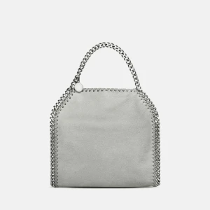 Grå axelväska med kedjedetaljer - Stella McCartney väska. Falabella mini tote bag. 