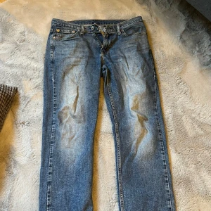Levis Jeans 514 - Ett par schyssta Levis jeans i modellen 514  Storlek 30/30  Bra skick 👍