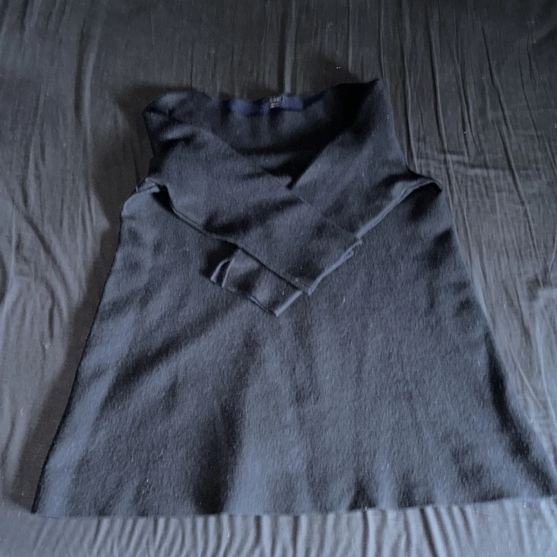 svart tröja/tunika från COS