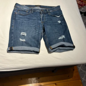Jack&jones shorts  - Oandvända jack&jones shorts. Storlek L 