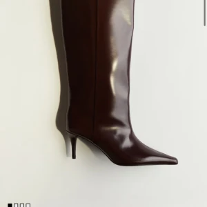 Söker vinröda stövlar H&M - Söker dessa stövlar i storlek 38 eller 39