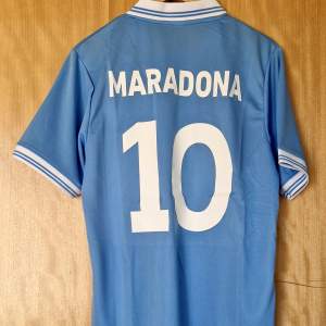 Diego Maradona Napoli repIika fotbollströja 86-87. Helt ny med tag.  Storlek: Large