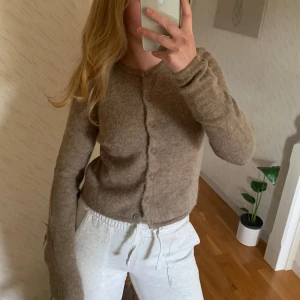 Stickad tröja - Från Gina tricot🫶🏻kostar ny 399kr! 