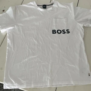 Boss tröja - Storlek large, knappt använd
