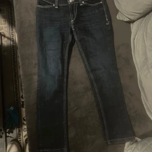 Jacob choën jeans - Tjena! Säljer syrrans Jacob choën jeans som är i storlek 15 years. De är i bra skick och inga defekter. Vid frågor är det bara att skriva! Mvh  Isak