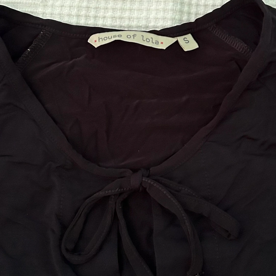 Svart långärmad tröja från House of Lola - 90