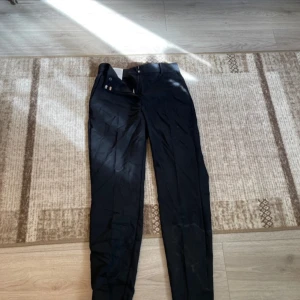 Kostymbyxor  - Kostymbyxor 