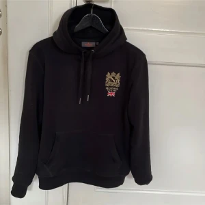 Morris hoodie - OBS tar endast byte  nypris 1700 Kommer inte sälja den för 99k med bud 