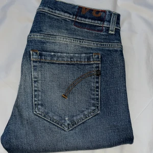 Dondup george jeans slitningar - Dondup Jeans med slitningar storlek 34 väldigt bra skick