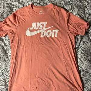 t-shirt Nike - Nike Just Do It t-shirt, size M