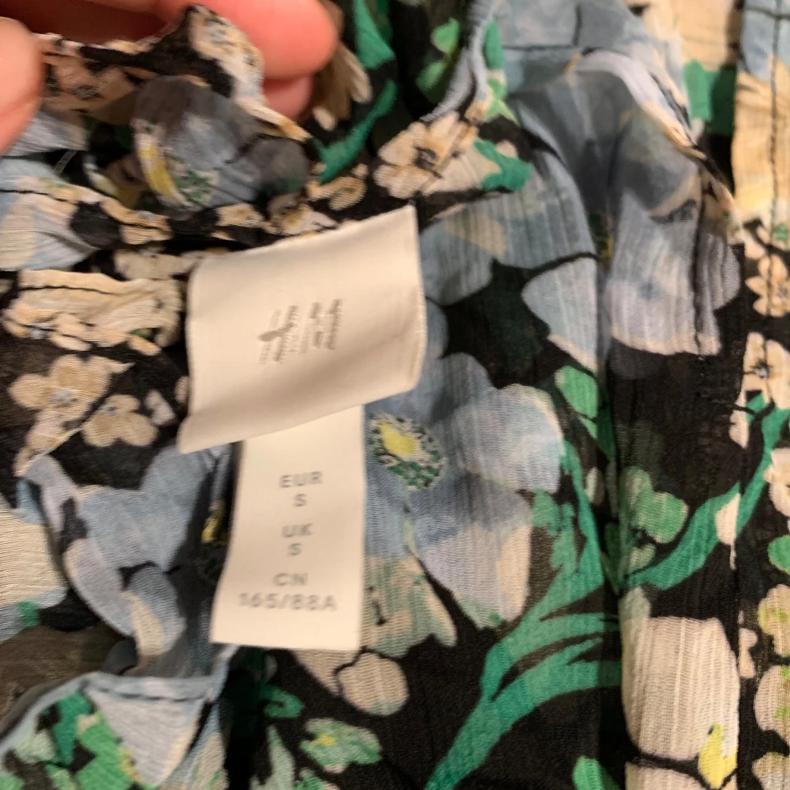 Blommig klänning från H&M - 90