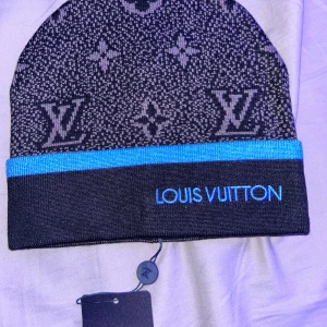 Svart blå mössa  - Helt ny