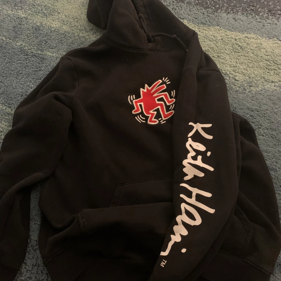 Svart Keith Haring hoodie