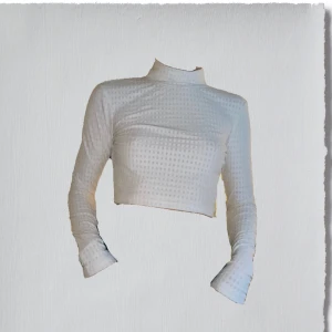 vit topp - vit topp med liten krage, ”rutigt” mönster