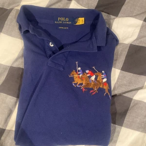 Säljer denna snygga polo ralpuh lauren pike, passar inte! - Ralpuh lauren pike storlek 170