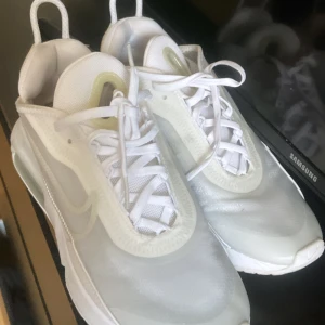 Nike skor - Knappt använda