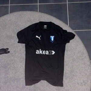 MFF träningströja  - Säljer nu MFF träningströja i bra skick, storlek S/M