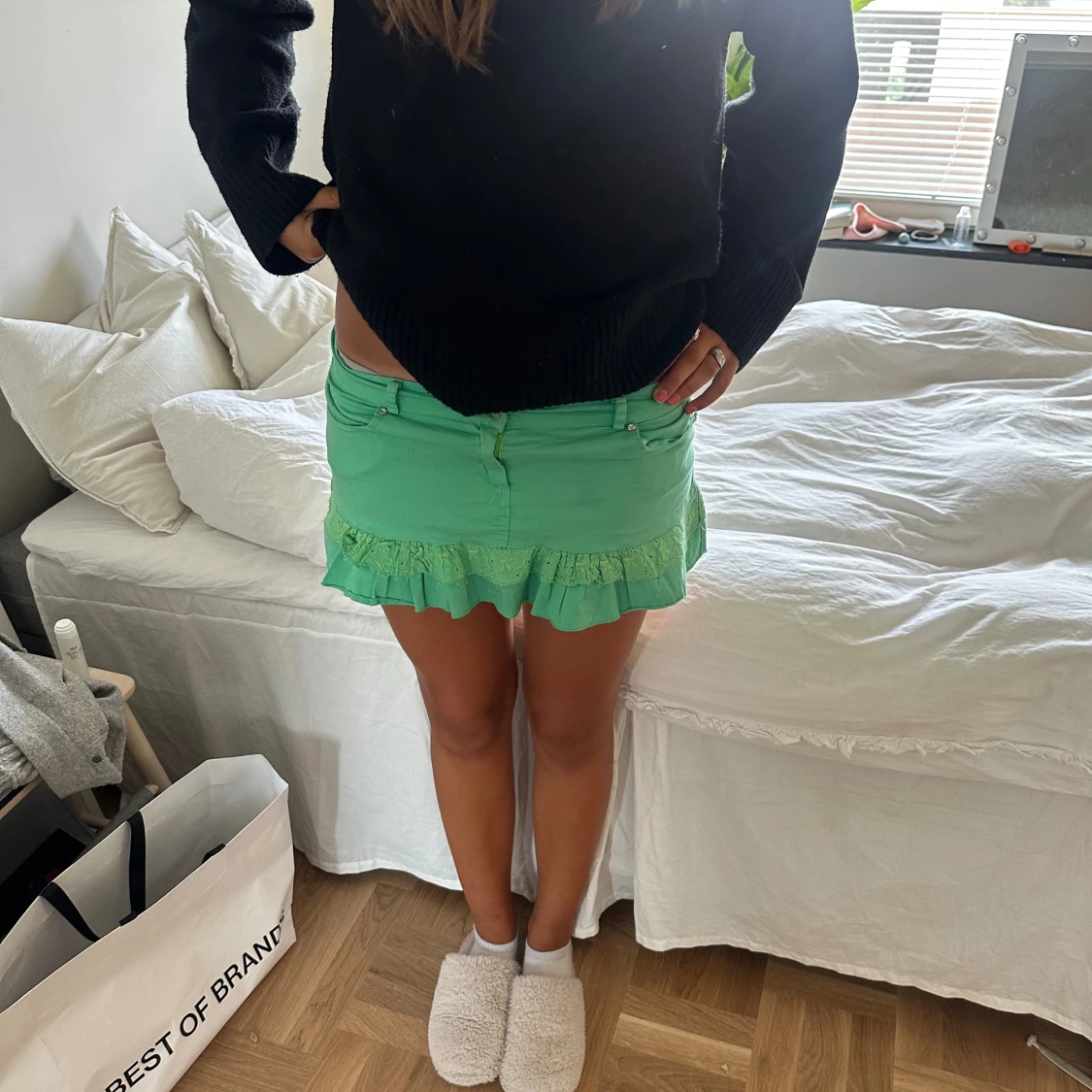 Kjol med snygga volanger - 90