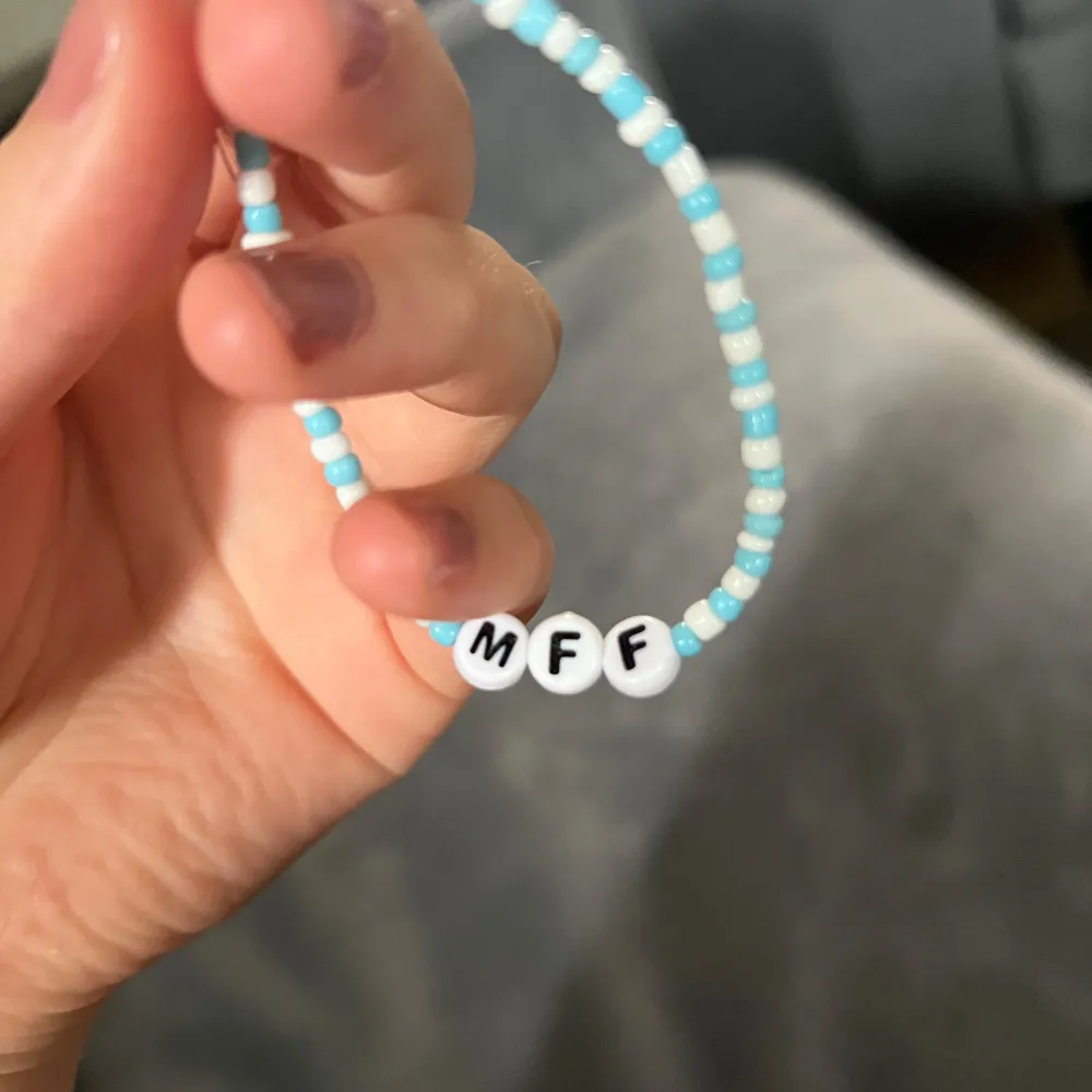 Malmö ff armband! Passar alla typer av handleder! Om du söker ett specifikt lag sĂ„ Ă€r de bara att du kommer privat sĂ„ löser vi det!âșïžâșïž. Asusteet.