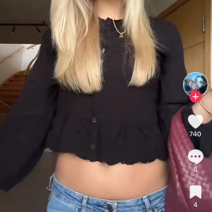 Svart blus - Världens sötaste blus från zara! Super fina detaljer😇😇💞