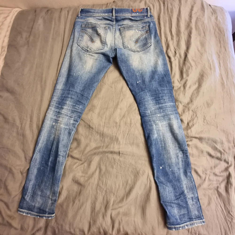 Sjukt feta ripped dondup george i strl 30. Modellen är 183 och väger ca 68. Vid frågor eller fler bilder är det bara att skriva//Kba_Closet . Jeans & Byxor.