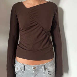 Brun topp - Så fin tröja i jättenice material, passar till allt och sitter så fint❤️❤️